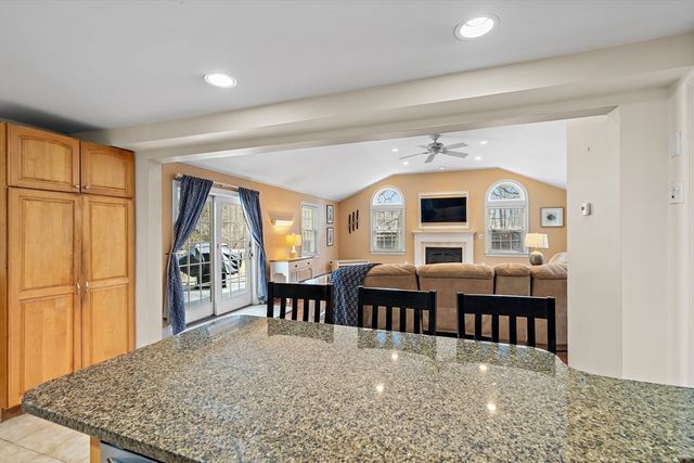 14 Meade Rd, North Reading, MA 01864