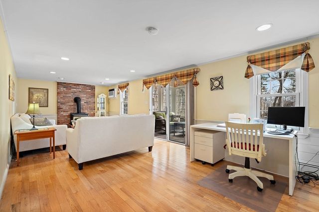 14 Meade Rd, North Reading, MA 01864