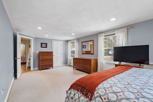 14 Meade Rd, North Reading, MA 01864