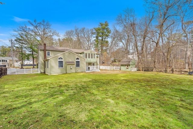 14 Meade Rd, North Reading, MA 01864