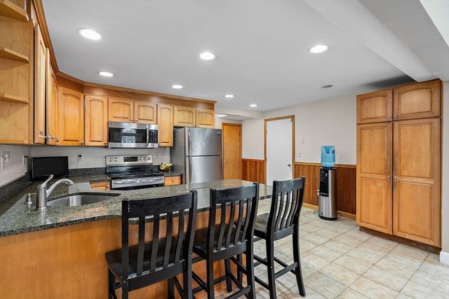 14 Meade Rd, North Reading, MA 01864