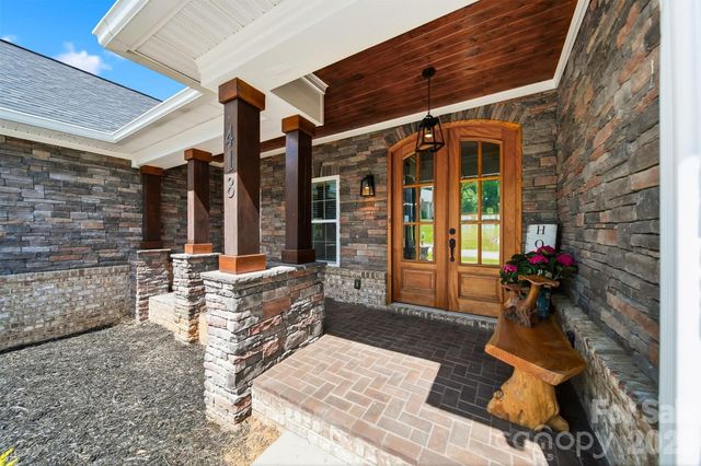 418 Huntington Woods Street SE, Lenoir, NC 28645