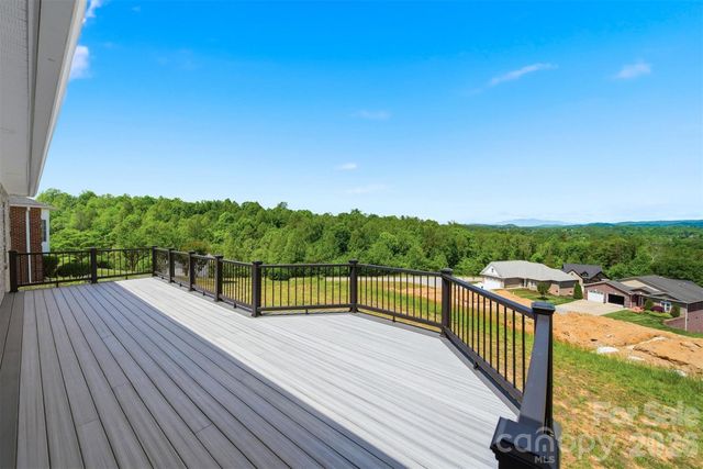 418 Huntington Woods Street SE, Lenoir, NC 28645