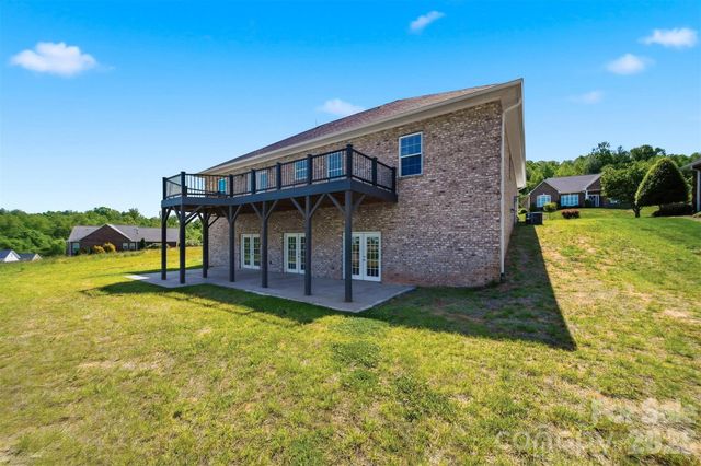 418 Huntington Woods Street SE, Lenoir, NC 28645