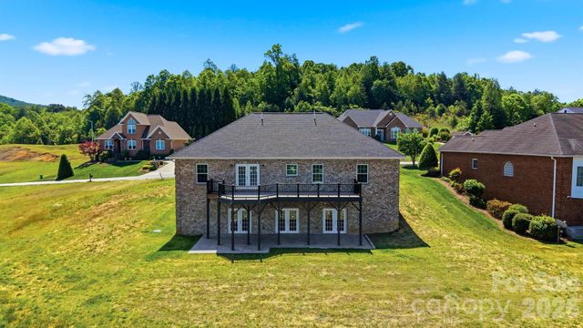 418 Huntington Woods Street SE, Lenoir, NC 28645