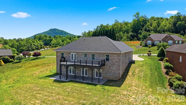 418 Huntington Woods Street SE, Lenoir, NC 28645