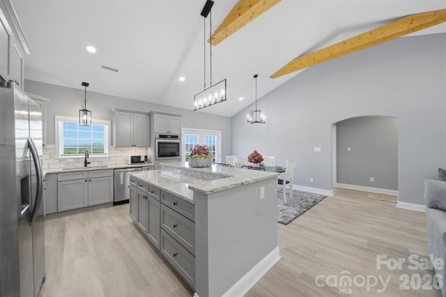418 Huntington Woods Street SE, Lenoir, NC 28645