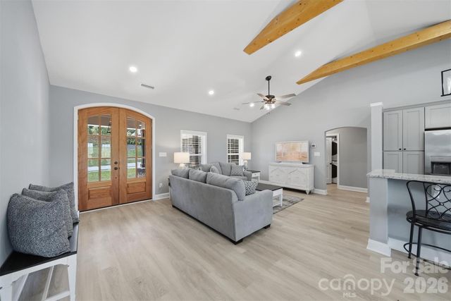 418 Huntington Woods Street SE, Lenoir, NC 28645