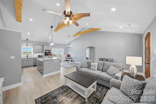 418 Huntington Woods Street SE, Lenoir, NC 28645