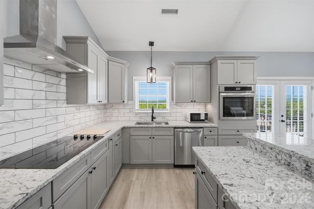 418 Huntington Woods Street SE, Lenoir, NC 28645