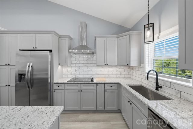 418 Huntington Woods Street SE, Lenoir, NC 28645