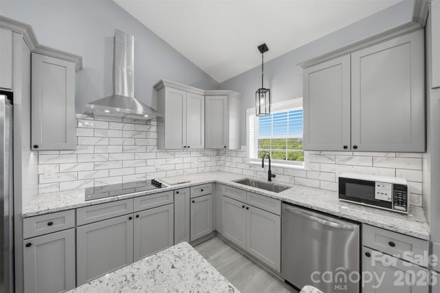 418 Huntington Woods Street SE, Lenoir, NC 28645