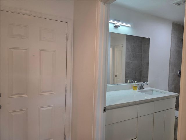 10075 Westpark Drive 78, Houston, TX 77042