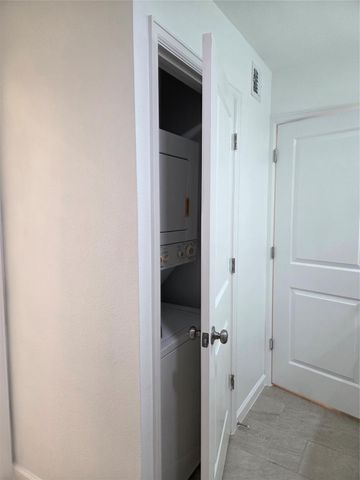 10075 Westpark Drive 78, Houston, TX 77042