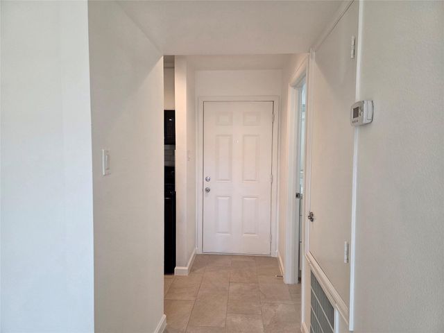 10075 Westpark Drive 78, Houston, TX 77042