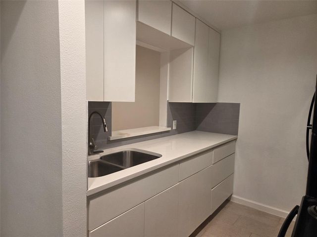 10075 Westpark Drive 78, Houston, TX 77042