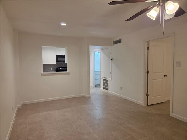 10075 Westpark Drive 78, Houston, TX 77042