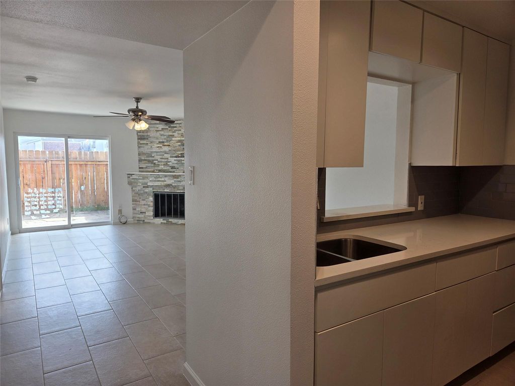 10075 Westpark Drive 78, Houston, TX 77042