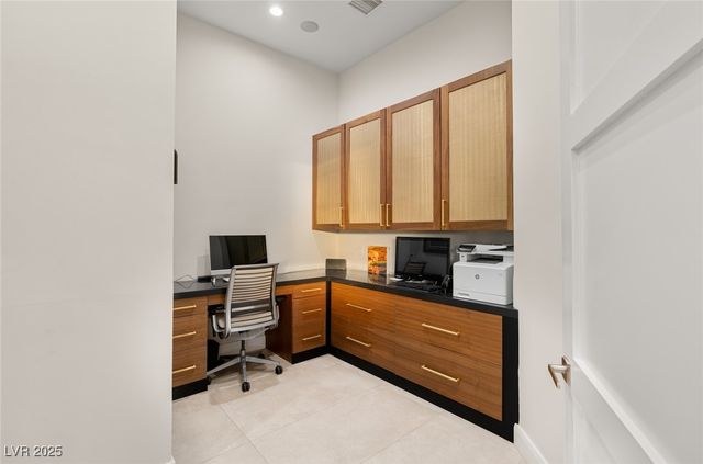 569 LAIRMONT Place, Henderson, NV 89012