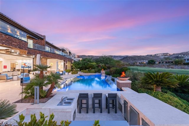 569 LAIRMONT Place, Henderson, NV 89012