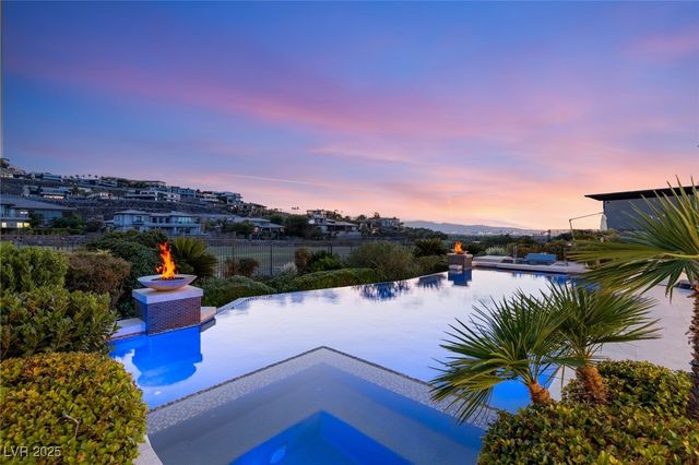 569 LAIRMONT Place, Henderson, NV 89012