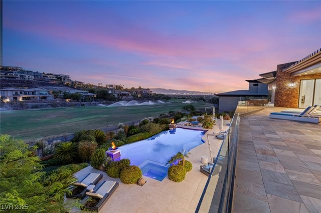 569 LAIRMONT Place, Henderson, NV 89012