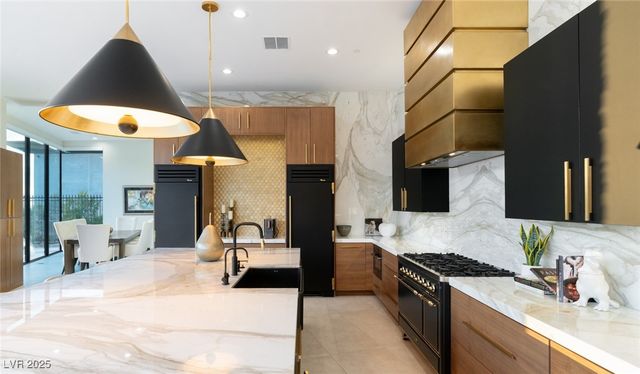 569 LAIRMONT Place, Henderson, NV 89012