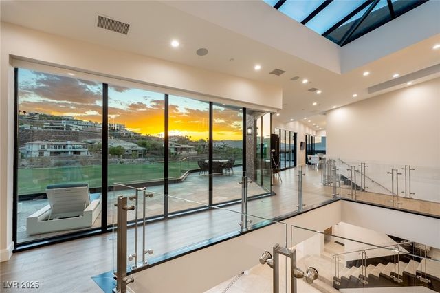 569 LAIRMONT Place, Henderson, NV 89012