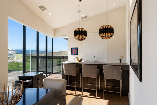 569 LAIRMONT Place, Henderson, NV 89012