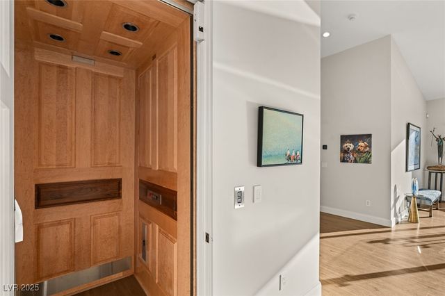 569 LAIRMONT Place, Henderson, NV 89012