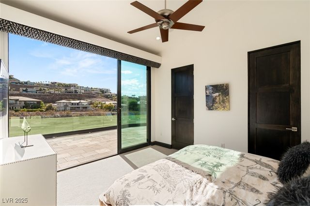 569 LAIRMONT Place, Henderson, NV 89012