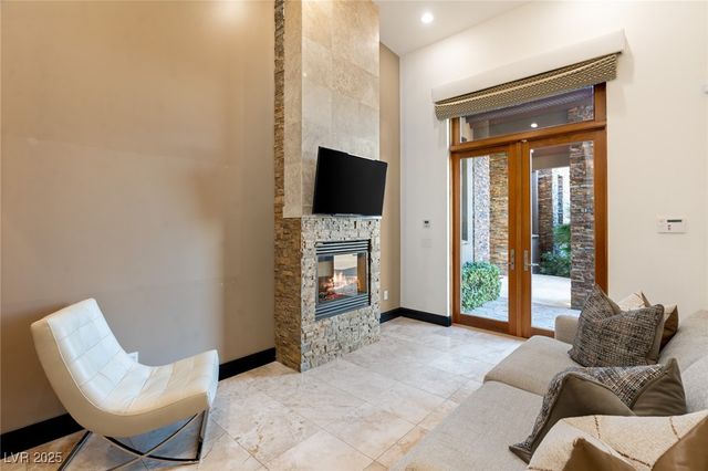 569 LAIRMONT Place, Henderson, NV 89012