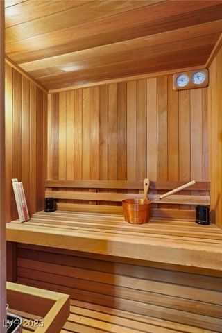 569 LAIRMONT Place, Henderson, NV 89012