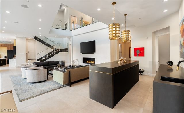 569 LAIRMONT Place, Henderson, NV 89012