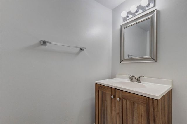 2267 Triway Lane 231, Houston, TX 77043