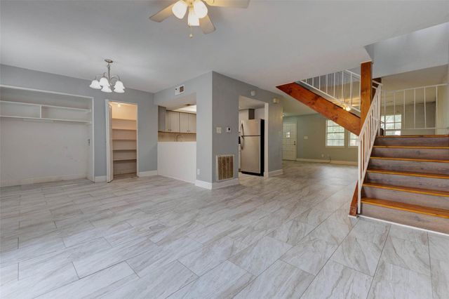 2267 Triway Lane 231, Houston, TX 77043