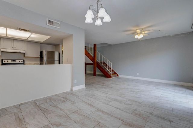 2267 Triway Lane 231, Houston, TX 77043
