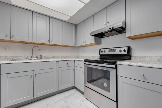 2267 Triway Lane 231, Houston, TX 77043