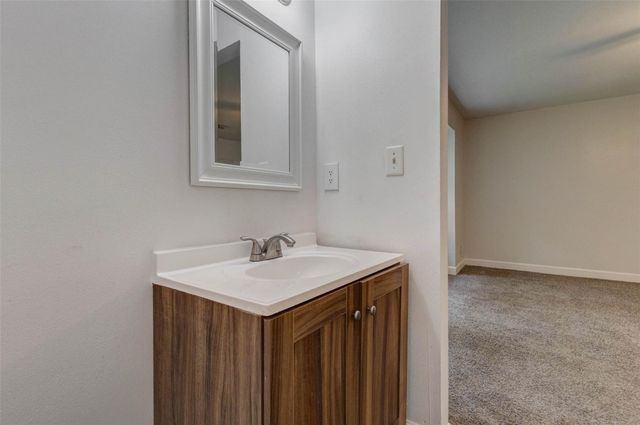 2267 Triway Lane 231, Houston, TX 77043