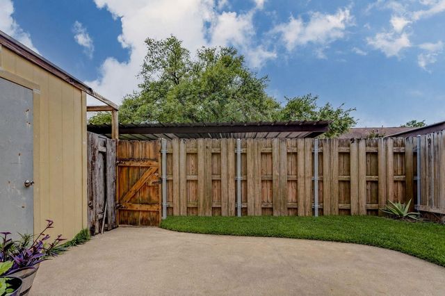 2267 Triway Lane 231, Houston, TX 77043