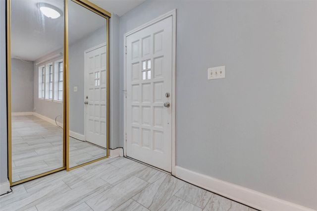 2267 Triway Lane 231, Houston, TX 77043