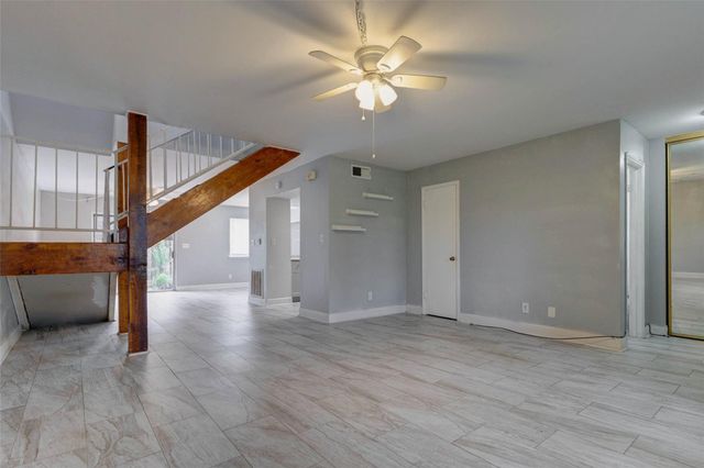 2267 Triway Lane 231, Houston, TX 77043
