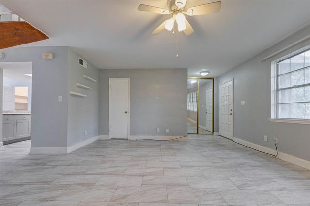2267 Triway Lane 231, Houston, TX 77043