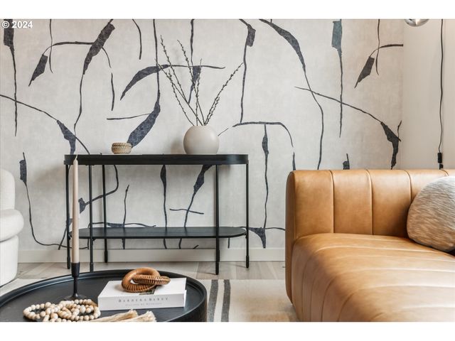 5078 Se WOODSTOCK Blvd, Portland, OR 97206