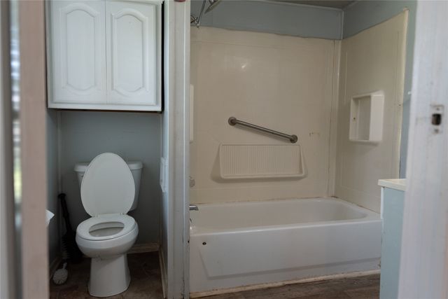 707 Ritchey Street, Gainesville, TX 76240