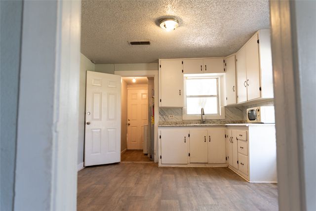 707 Ritchey Street, Gainesville, TX 76240