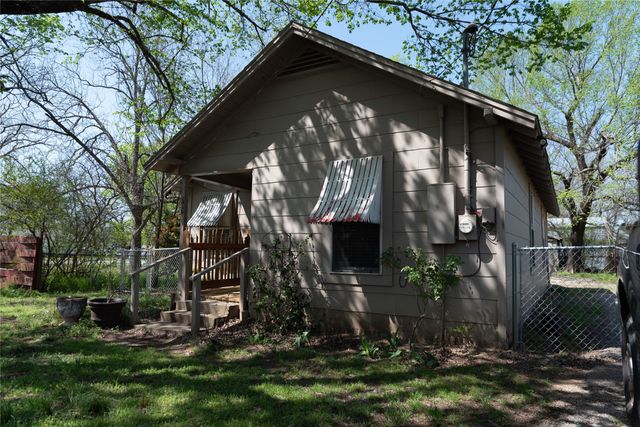 707 Ritchey Street, Gainesville, TX 76240