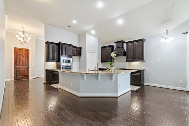 909 Auburn Court, Savannah, TX 76227