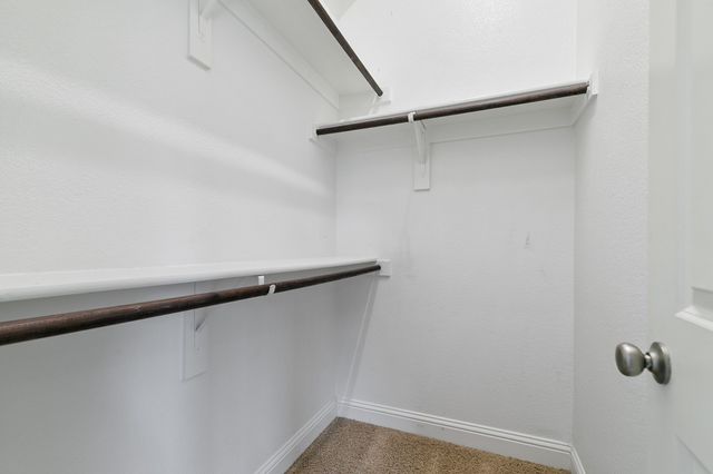 909 Auburn Court, Savannah, TX 76227