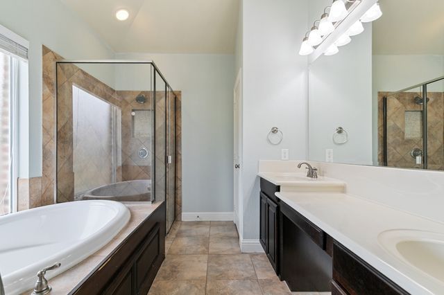 909 Auburn Court, Savannah, TX 76227